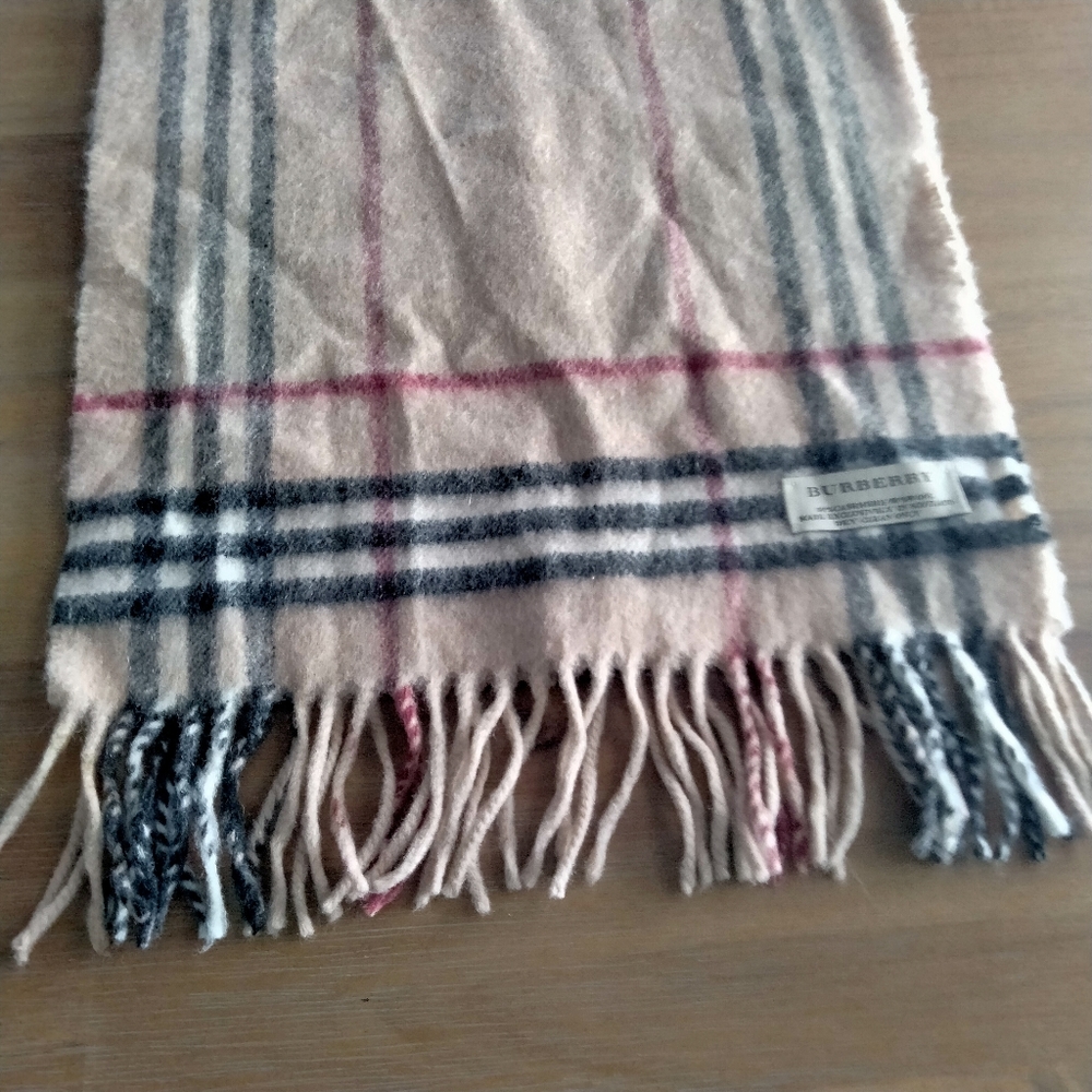 Burberry wool & cashmere scarf - Picture 2 of 10